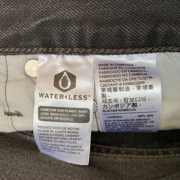 Levi's 501 Shorts Jeans Women's 26 High Rise Black Casual Pants Denim Ripped NEW - Picture 6 of 11